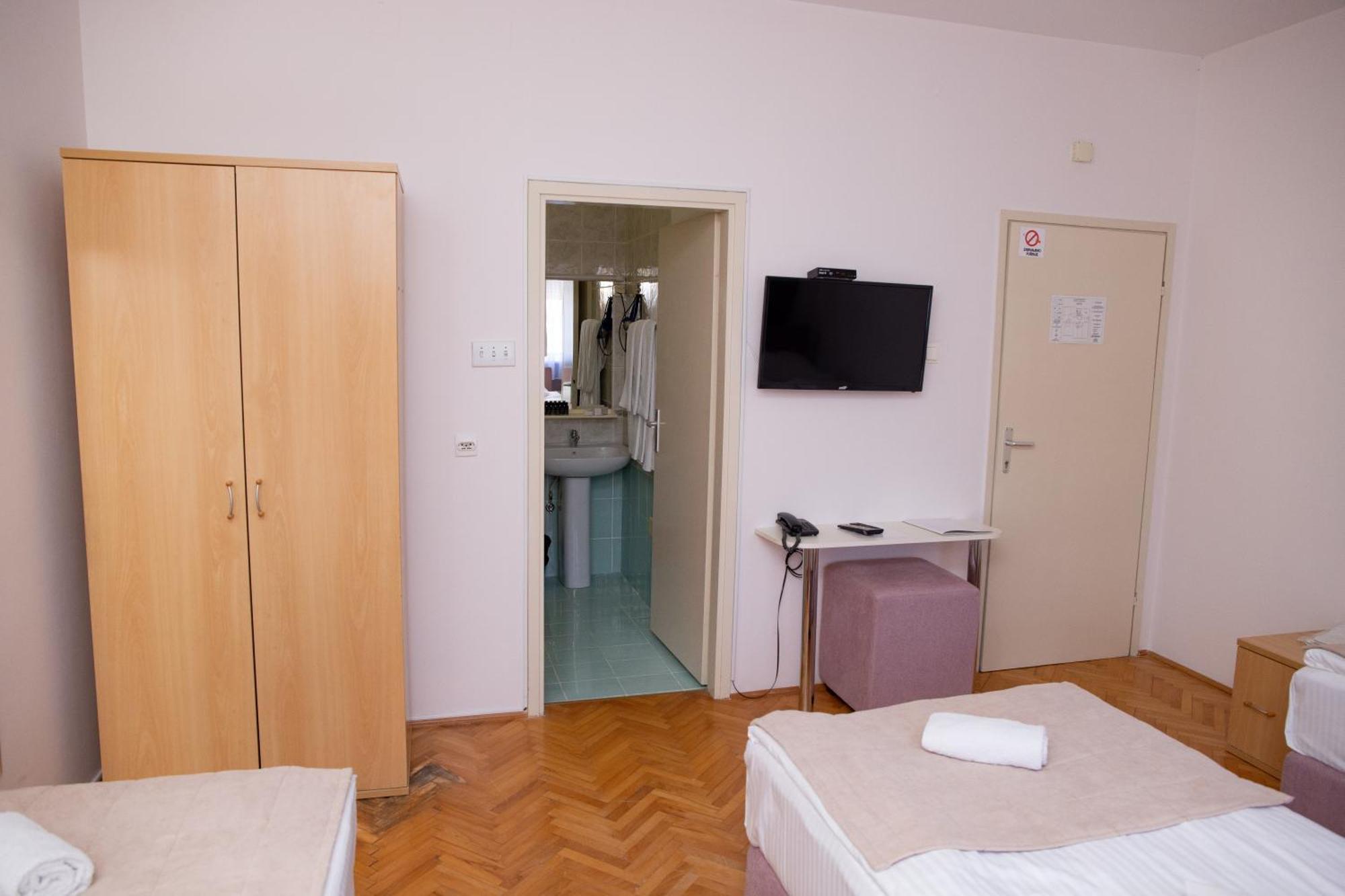 Motel New Sanatron Bosanski Novi Εξωτερικό φωτογραφία