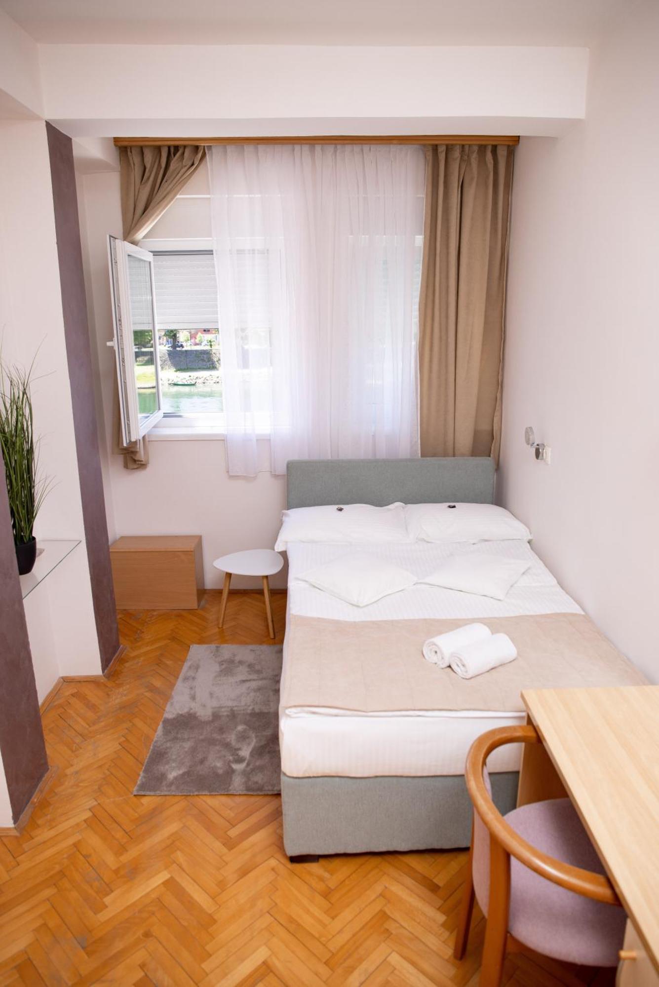 Motel New Sanatron Bosanski Novi Εξωτερικό φωτογραφία