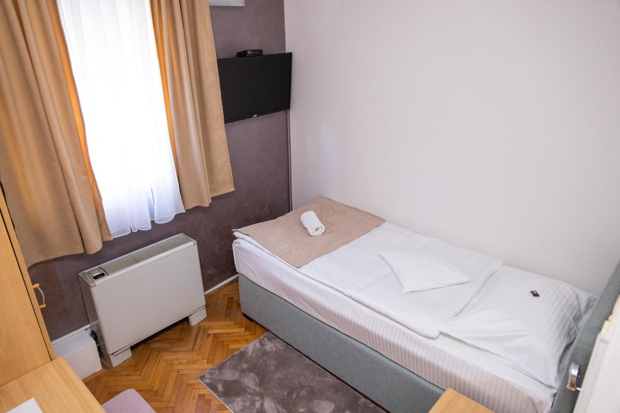 Motel New Sanatron Bosanski Novi Εξωτερικό φωτογραφία