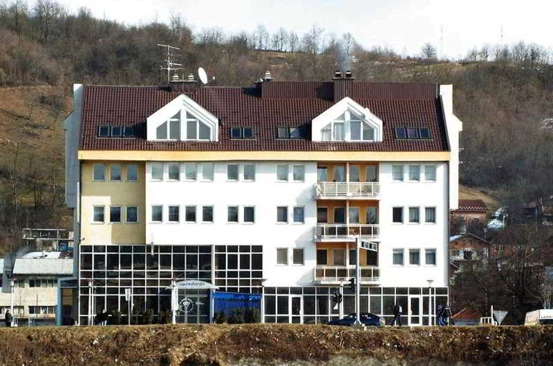 Motel New Sanatron Bosanski Novi Εξωτερικό φωτογραφία